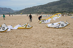 kitesurfing kite instruction