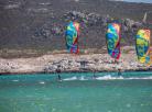 ..buenas olas de kite hay e
